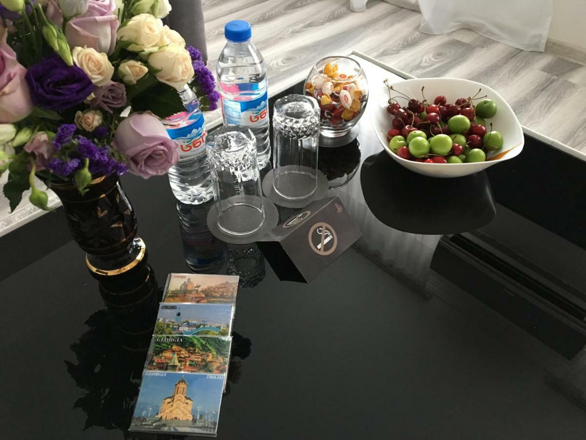 Guest House In Avlabari Tbilisi Buitenkant foto